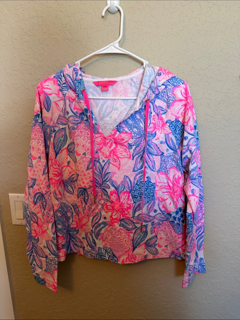 Women’s Pink & Blue Floral Hooded Pullover Top
